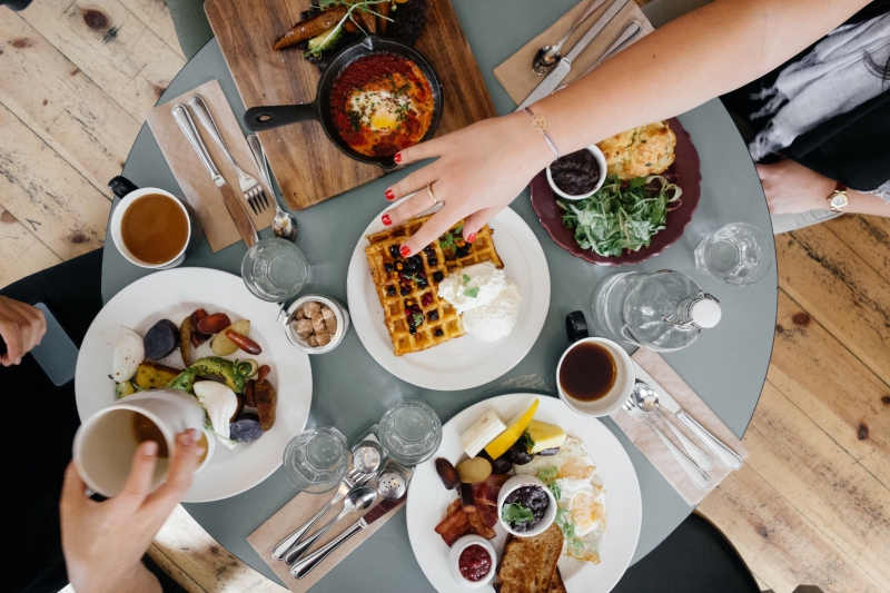 restaurant-FAYENCE-min_breakfast-690128