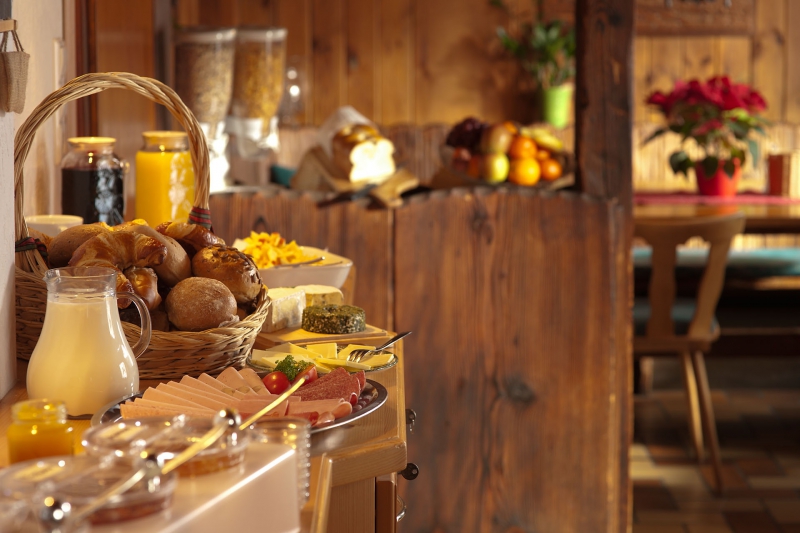 restaurant-FAYENCE-min_breakfast-801827